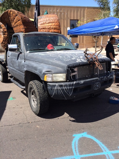 Chalkboard painted truck: Genius!
