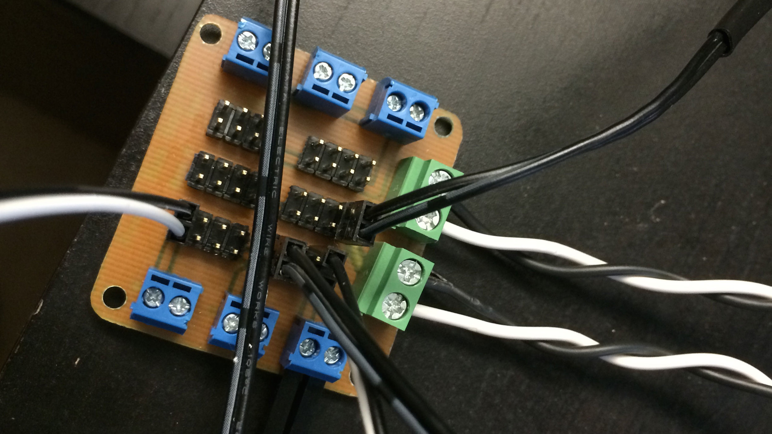 Power-Bus-Board-Top-Connectors.jpg