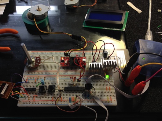 Quick AVR setup with supporting circuit on breadboard